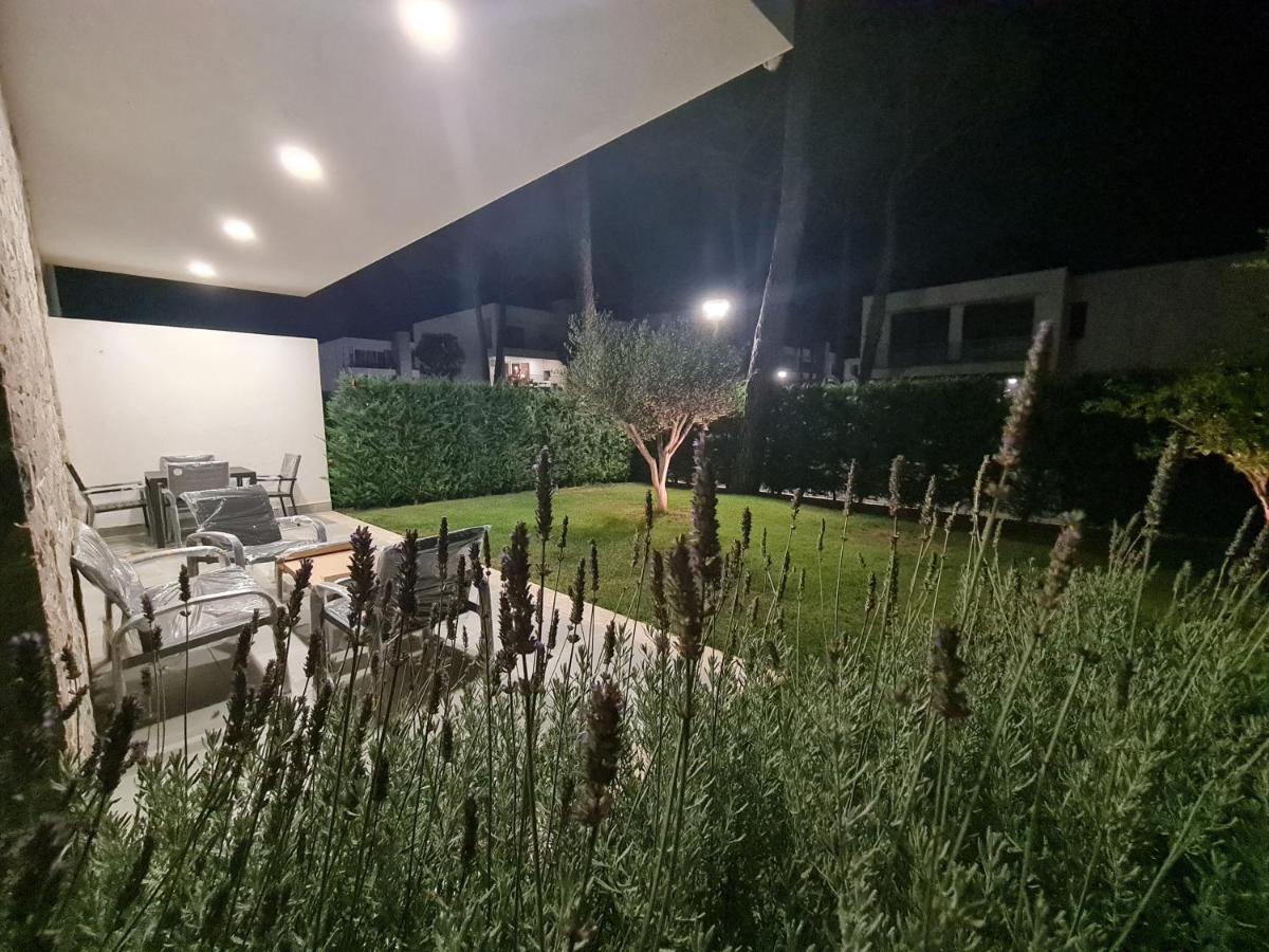Rosemarine Villas Durres Bagian luar foto