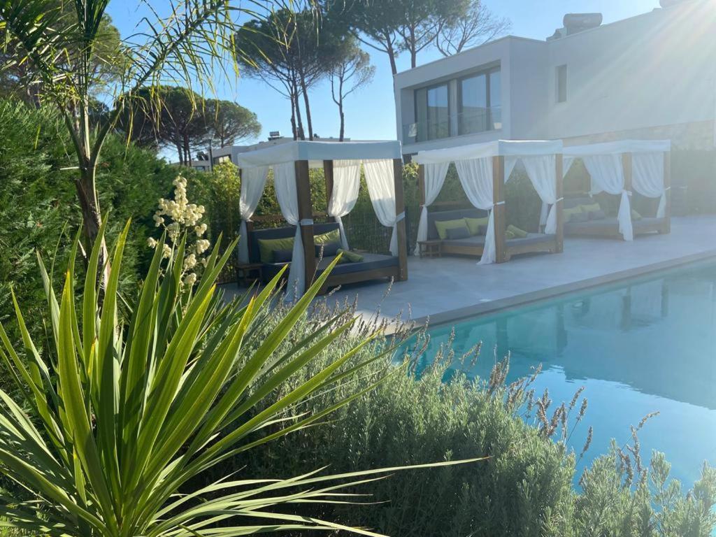 Rosemarine Villas Durres Bagian luar foto