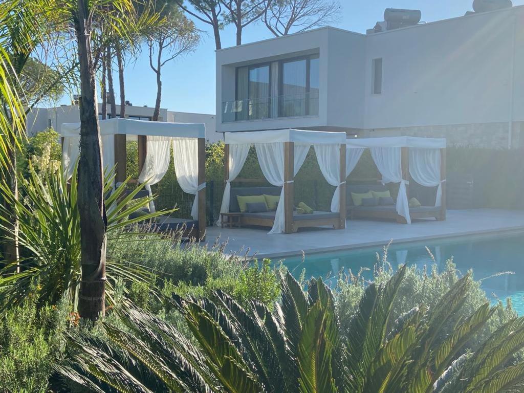 Rosemarine Villas Durres Bagian luar foto