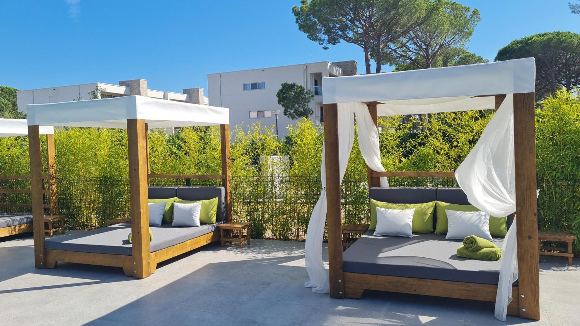 Rosemarine Villas Durres Bagian luar foto