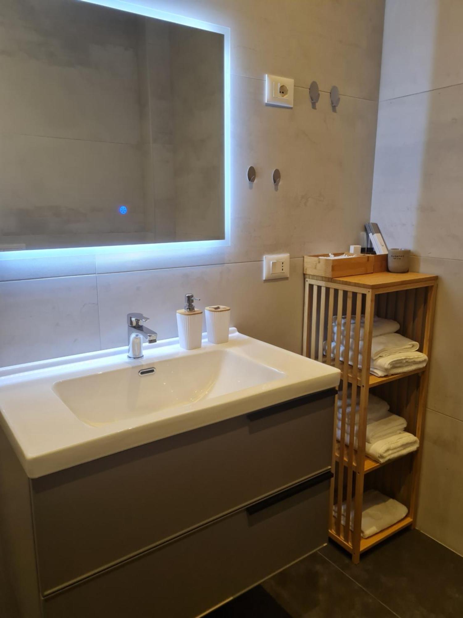Rosemarine Villas Durres Bagian luar foto