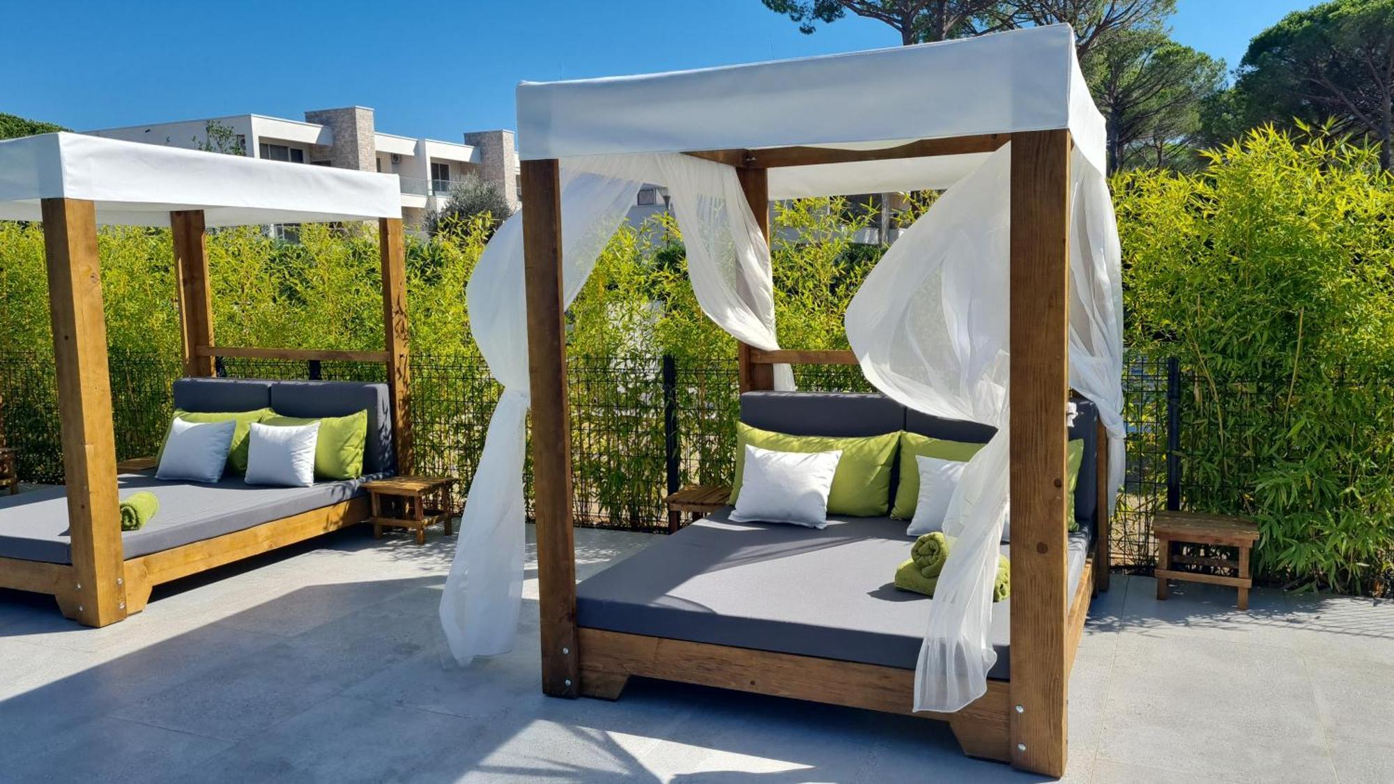 Rosemarine Villas Durres Bagian luar foto