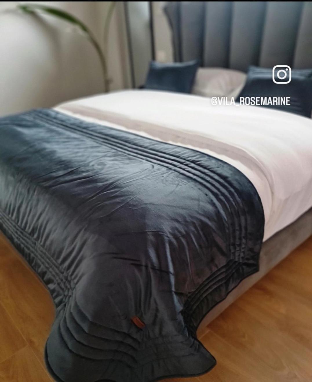 Rosemarine Villas Durres Bagian luar foto