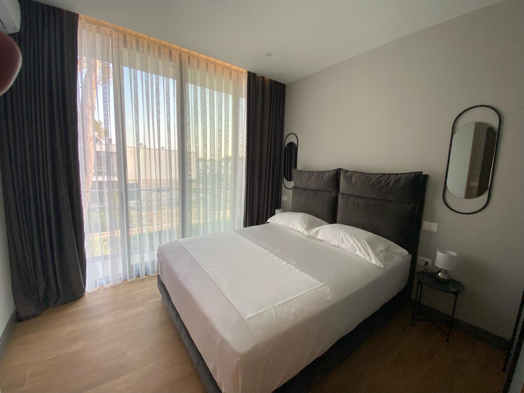 Rosemarine Villas Durres Bagian luar foto