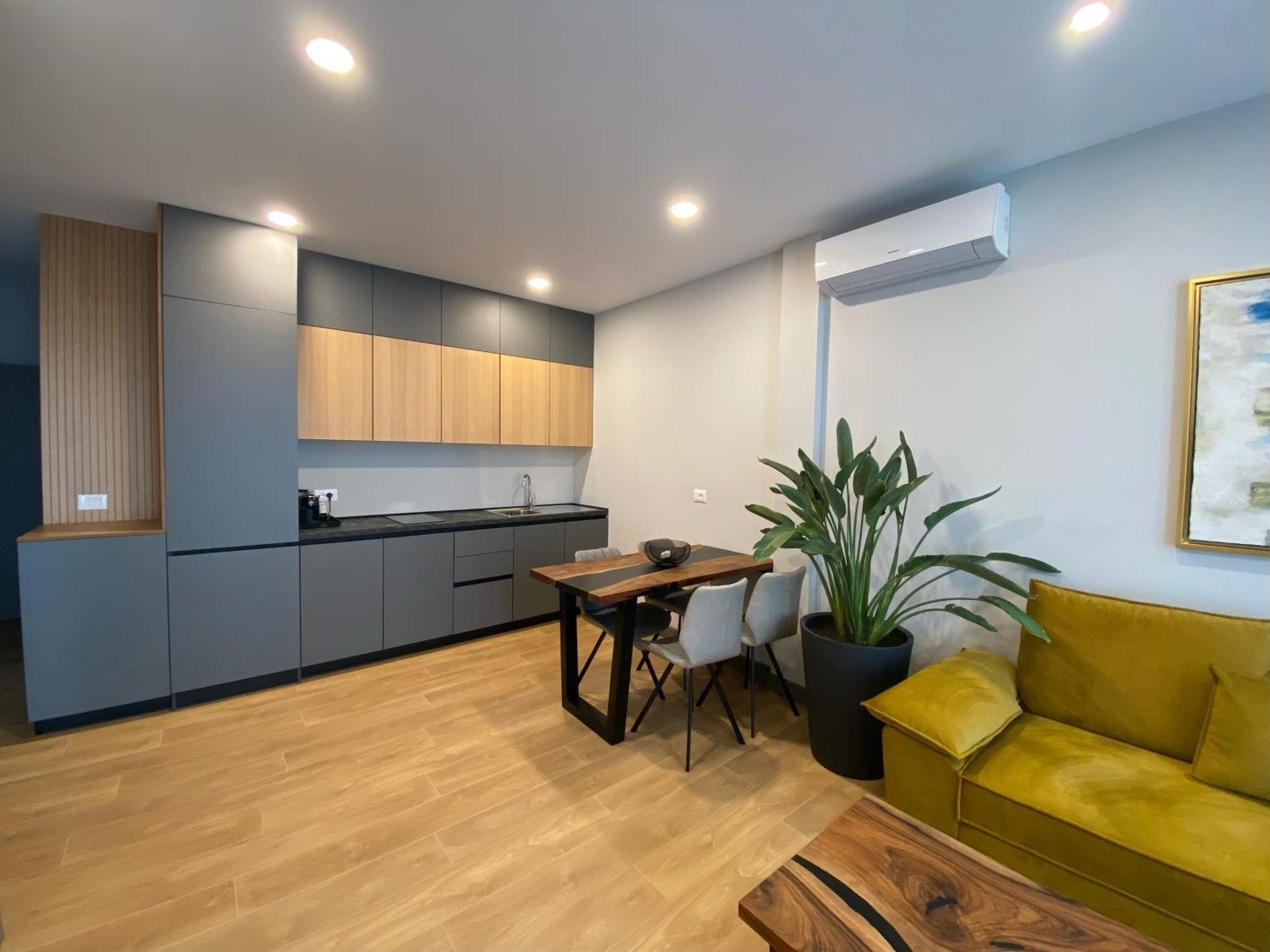 Rosemarine Villas Durres Bagian luar foto