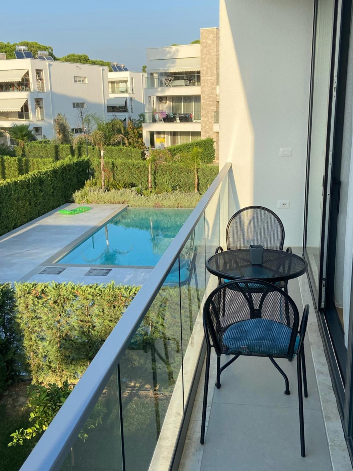 Rosemarine Villas Durres Bagian luar foto