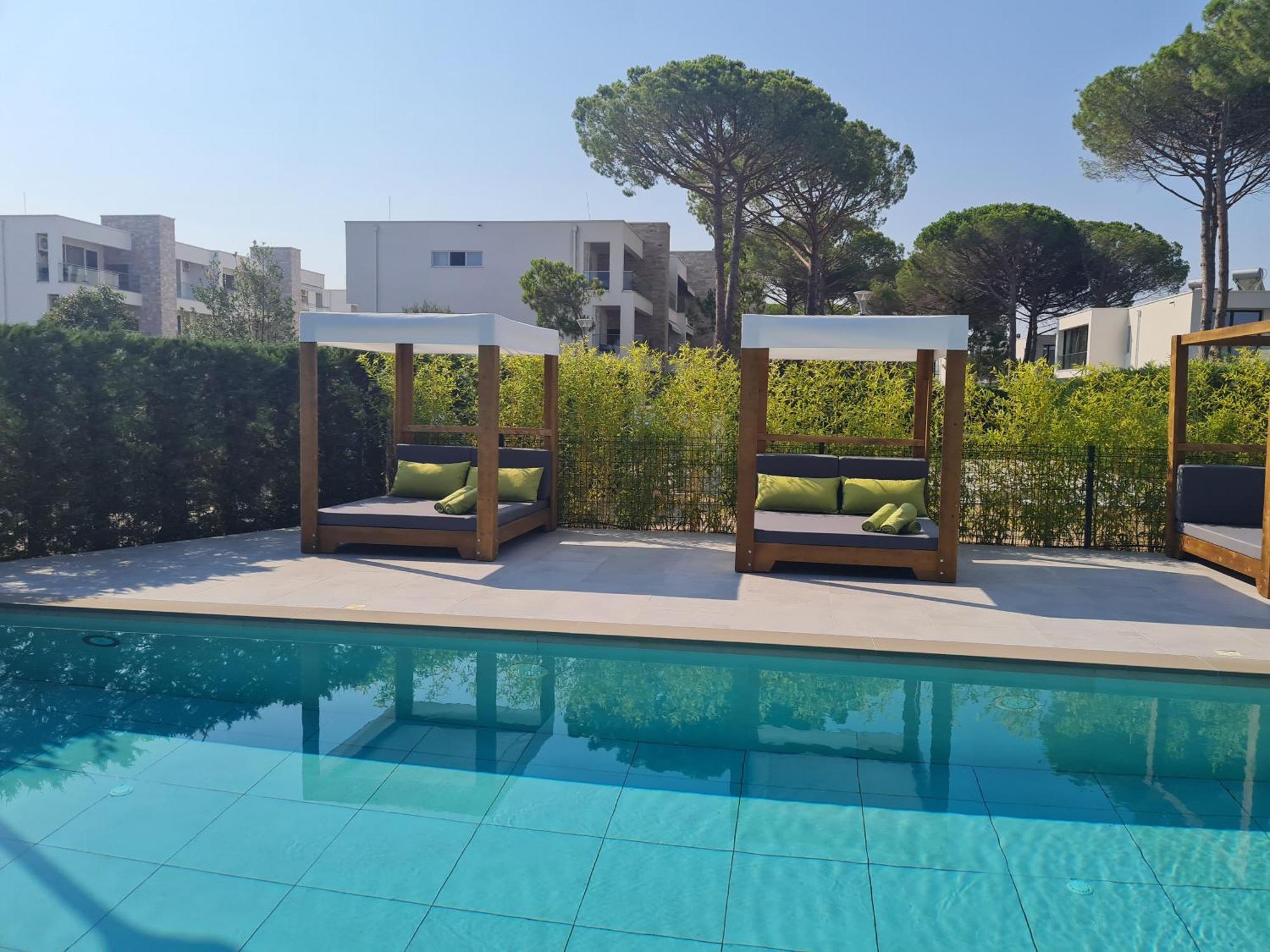 Rosemarine Villas Durres Bagian luar foto